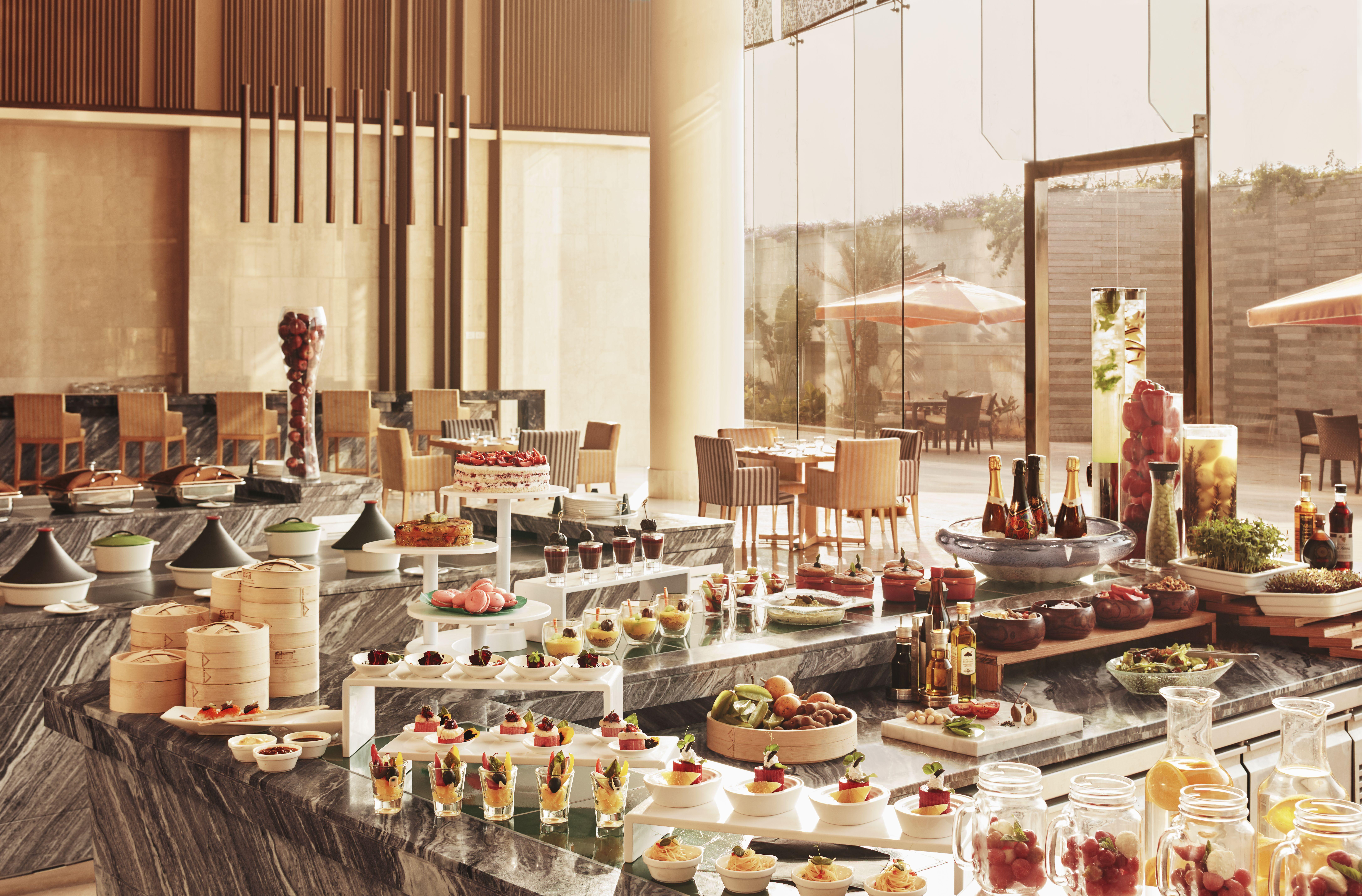 Taj Bangalore Devanahalli Ngoại thất bức ảnh The buffet at the hotel