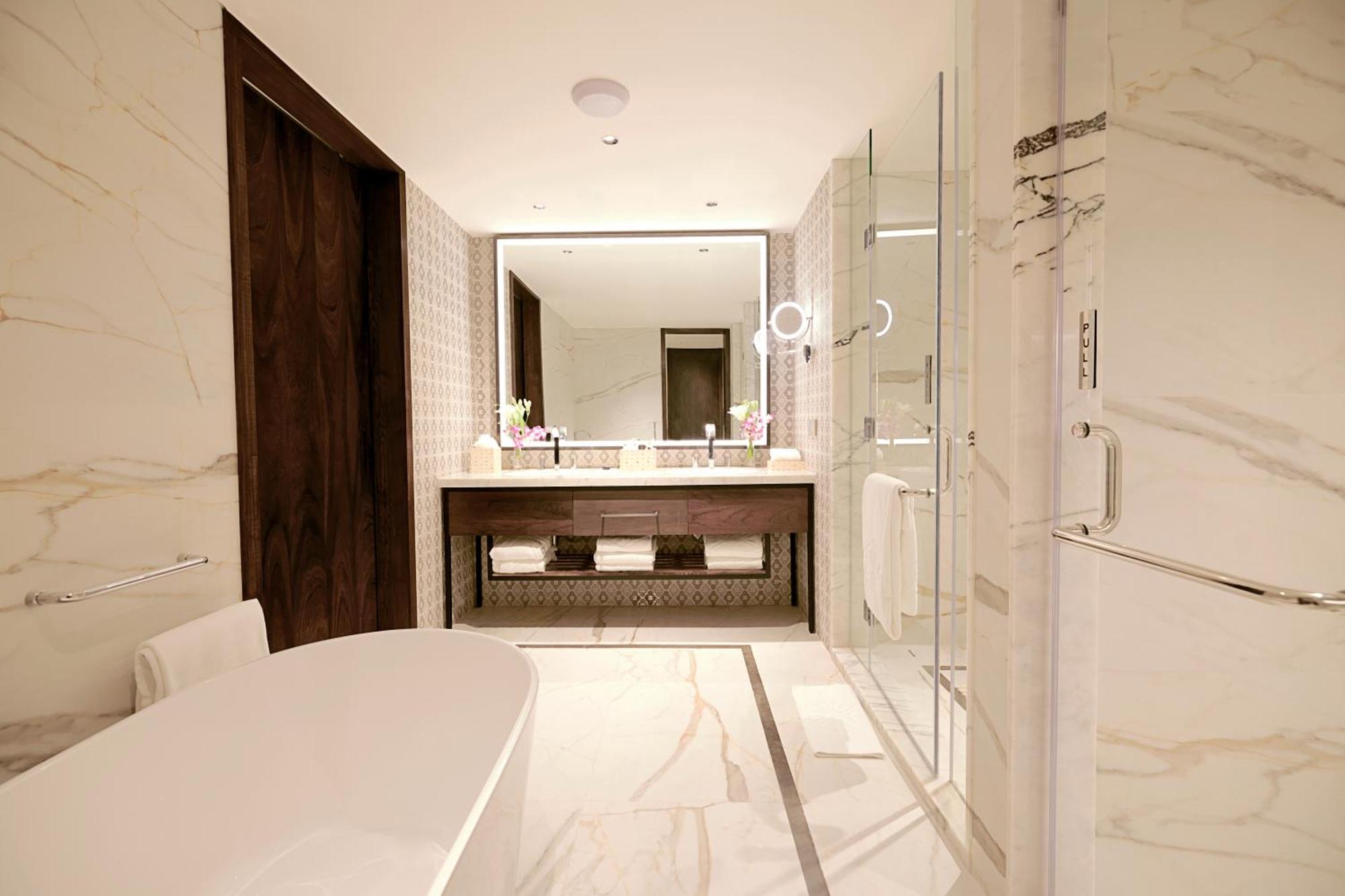Taj Bangalore Devanahalli Ngoại thất bức ảnh Bathroom