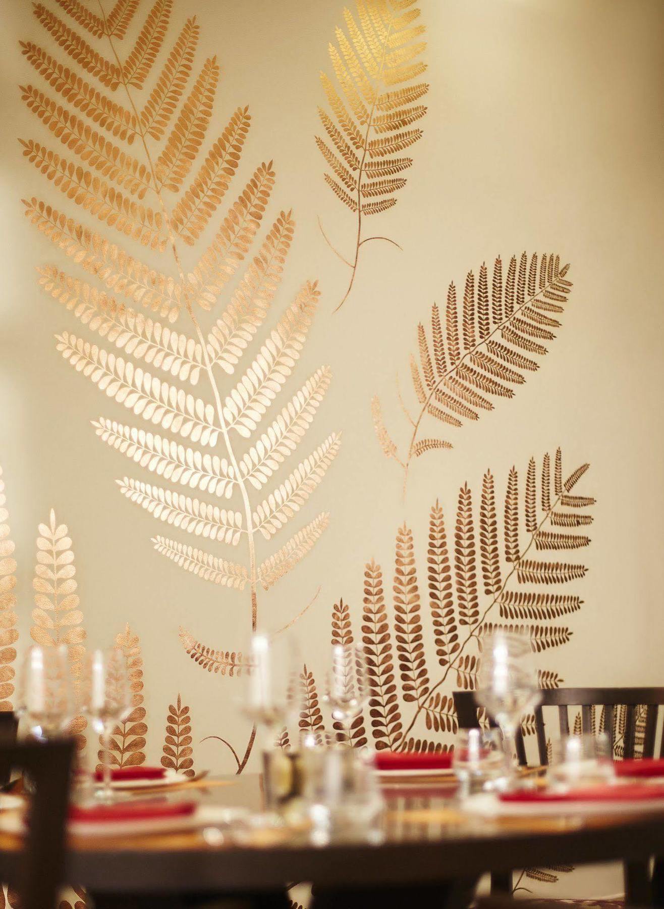 Taj Bangalore Devanahalli Ngoại thất bức ảnh A stencilled wall
