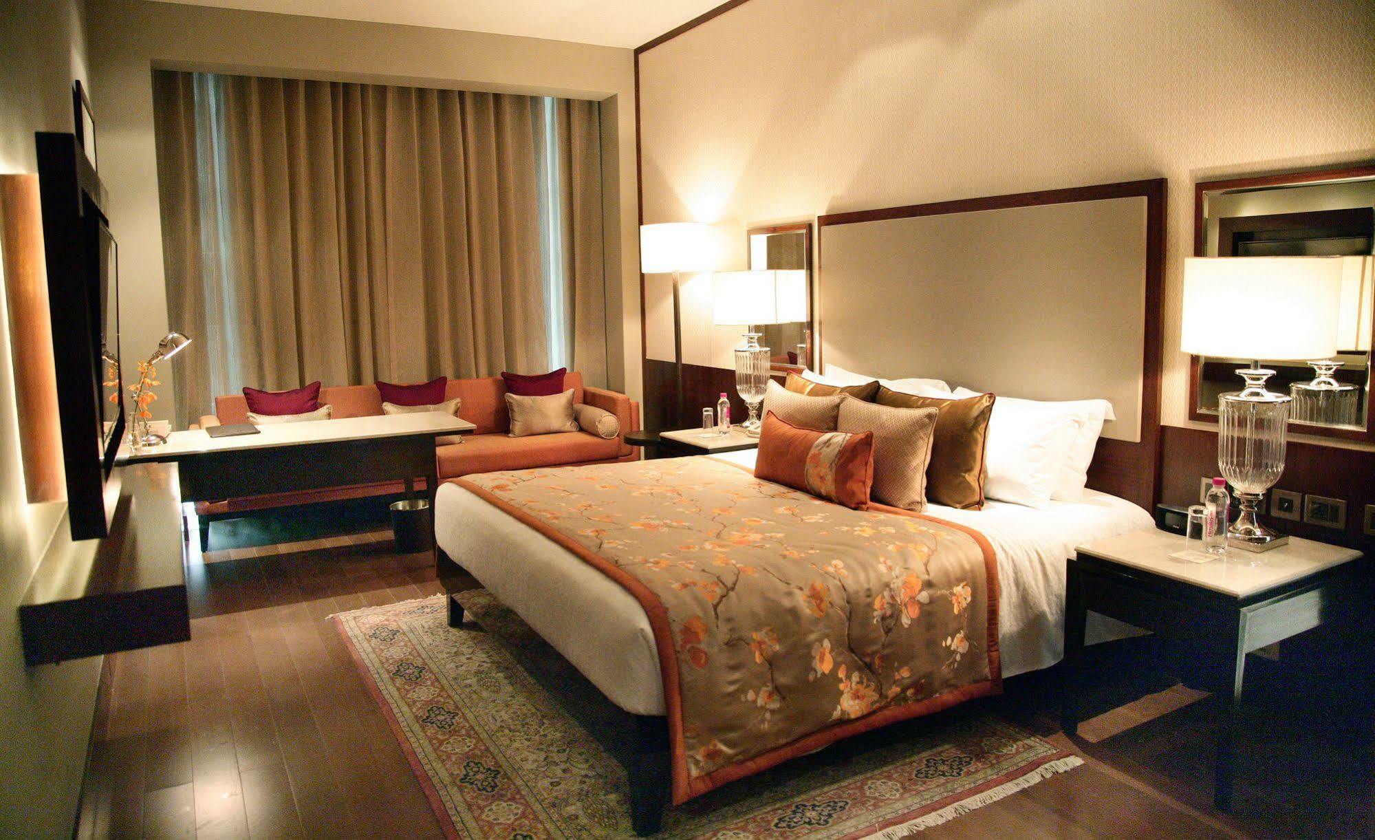 Taj Bangalore Devanahalli Ngoại thất bức ảnh A bedroom at the Taj Mahal Palace, Mumbai